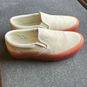 Women’s vans platform white suede with pink gum sole
